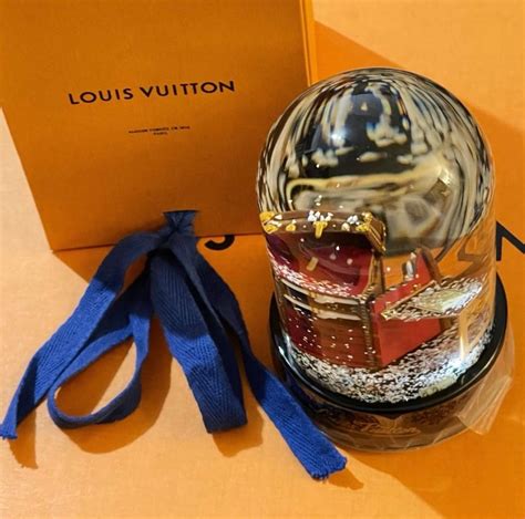 lv snowglobe